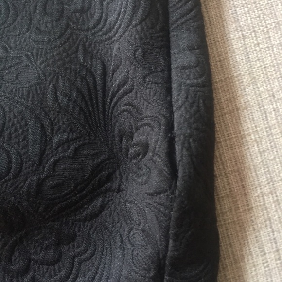 Floral textured jacquard pencil skirt - Picture 6 of 6